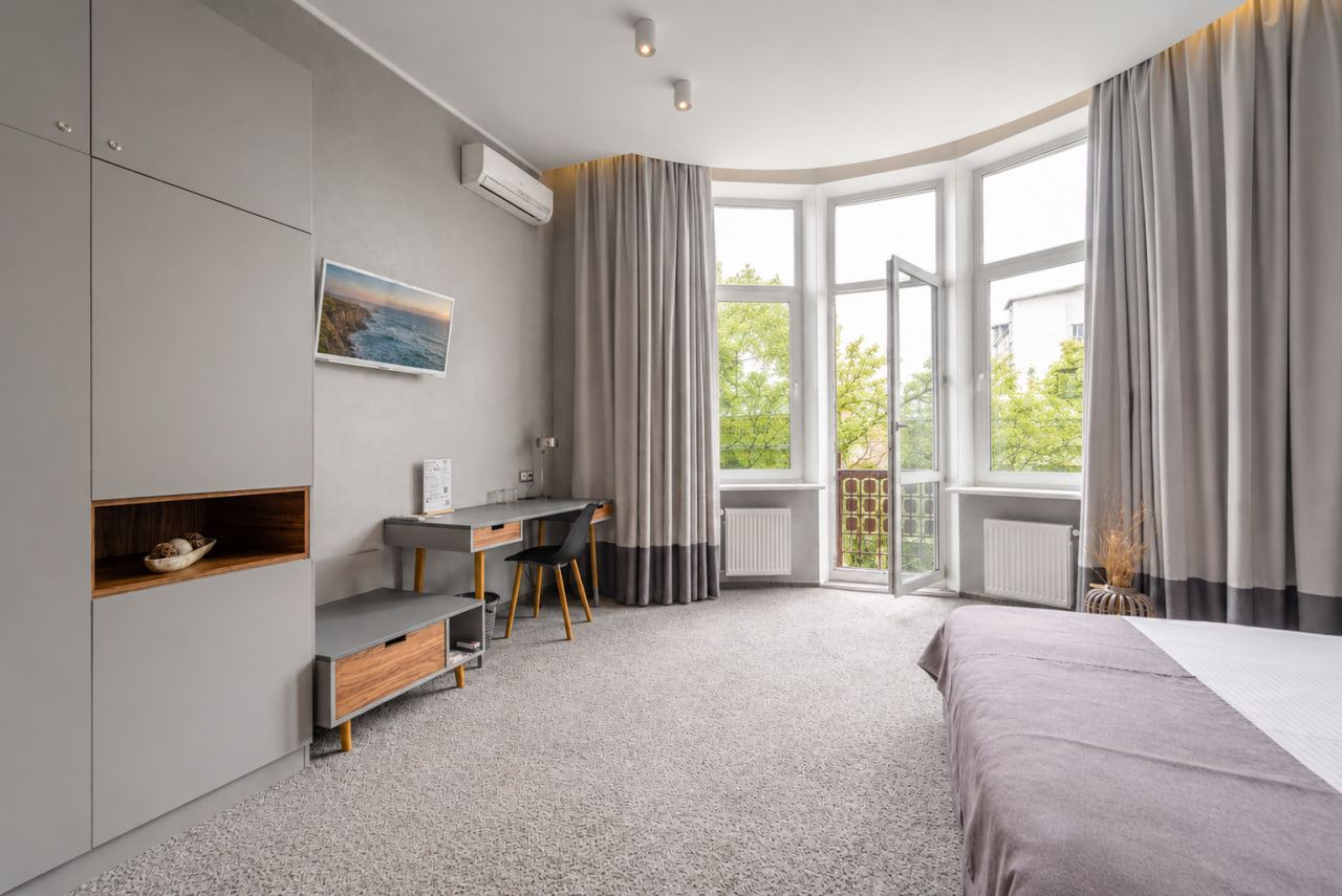 Poet Art Hotel — Готель