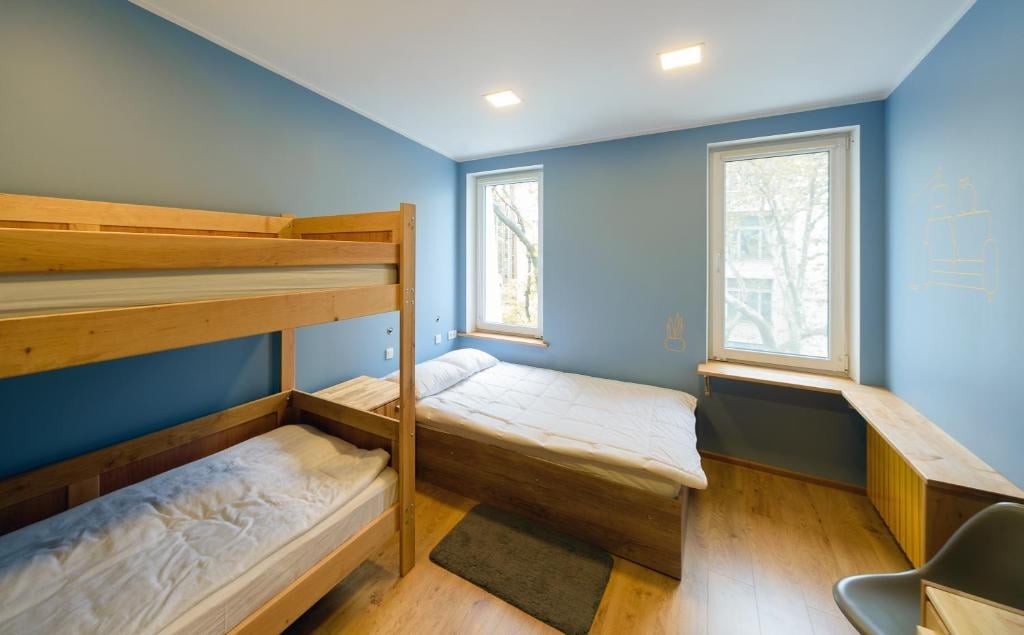 Сiмейний Friday Hostel