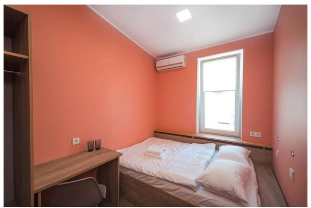 Двохмiсний Friday Hostel