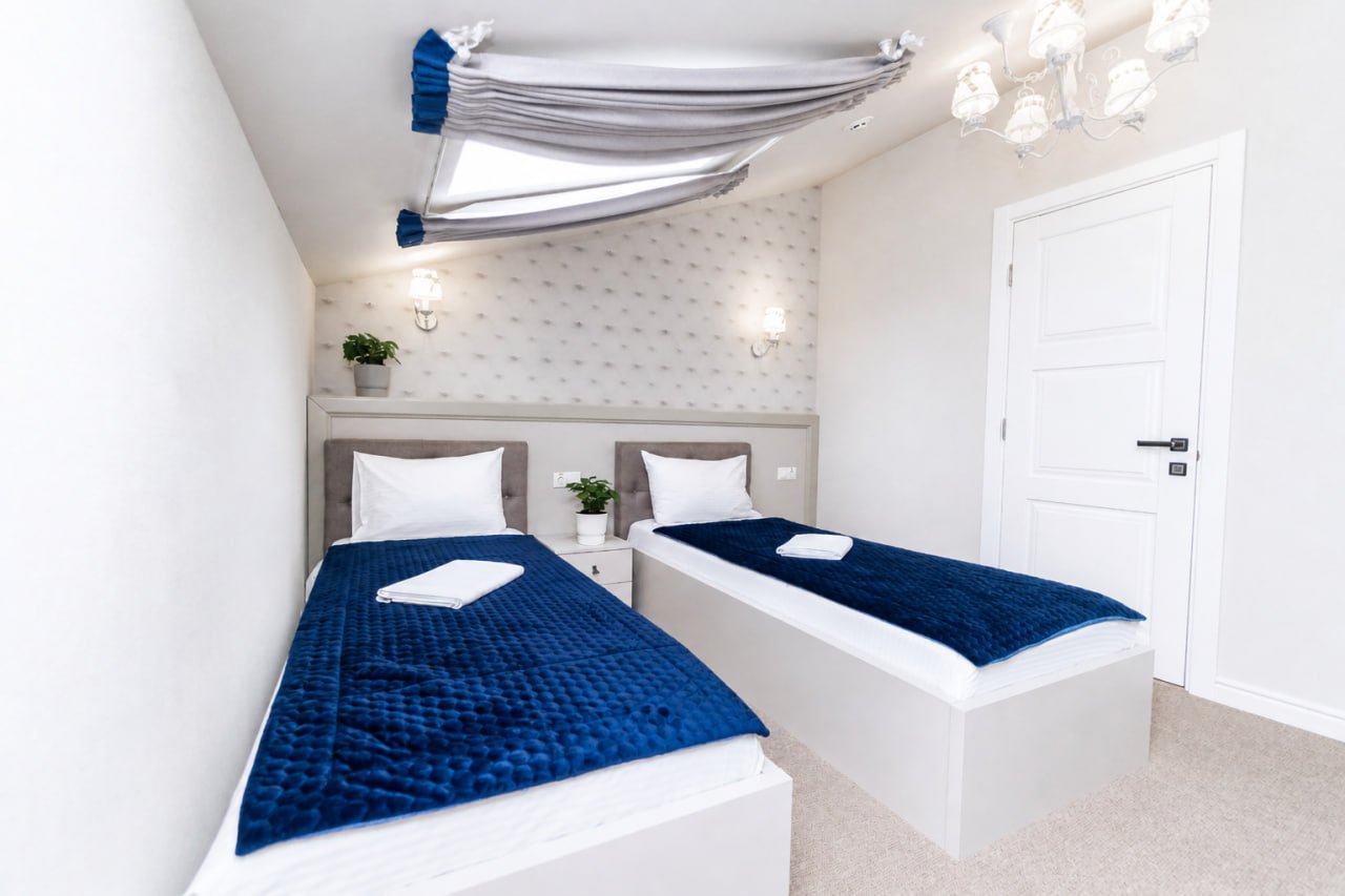 Номер твiн Maner Hotel