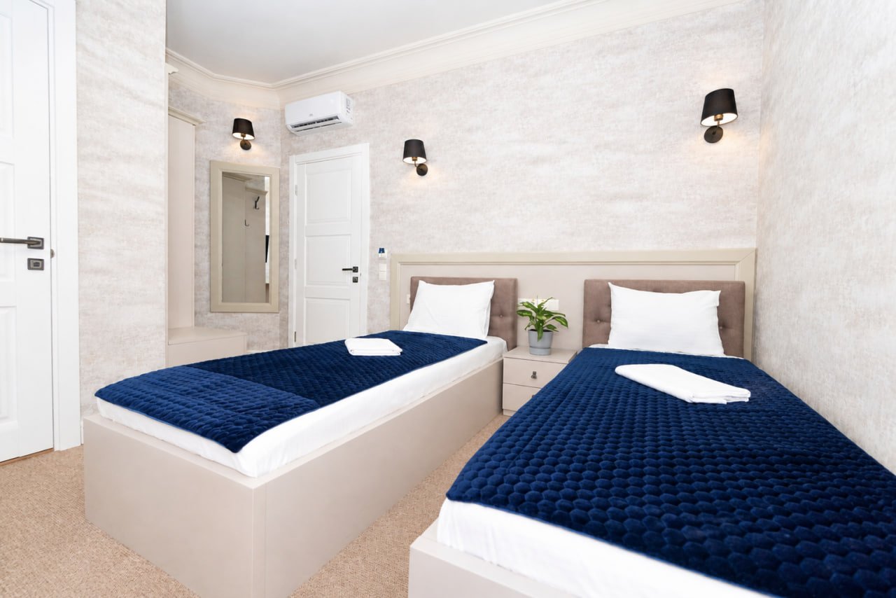 Номер твiн Maner Hotel