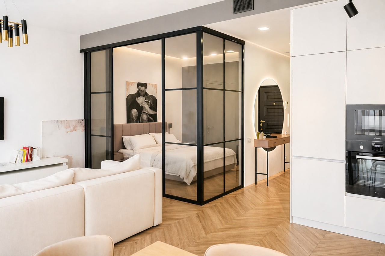 Загальний вигляд квартири City Rooms Premium зі скляною перегородкою