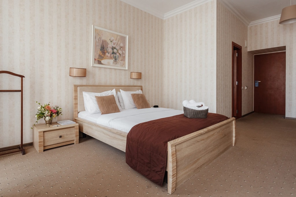 No Name Hotel